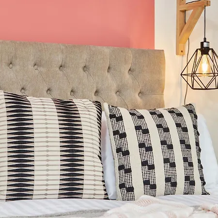 アパート 3 Bedroom, En - Perfect For Groups! リーズ