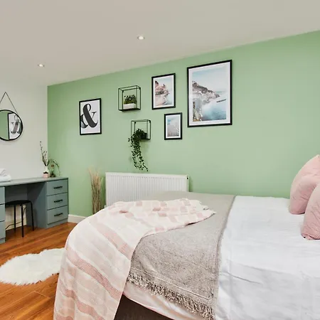 Апартаменти 3 Bedroom, En - Perfect For Groups! *