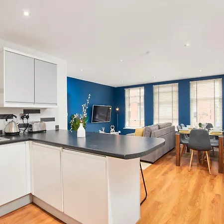 3 Bedroom, En - Perfect For Groups! Leeds (West Yorkshire)