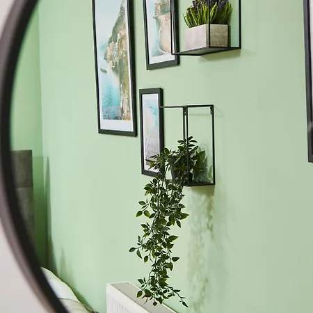 3 Bedroom, En - Perfect For Groups! Апартаменти Лідс