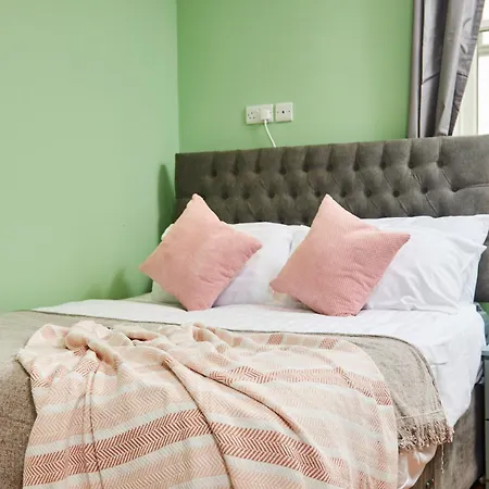 3 Bedroom, En - Perfect For Groups! Apartman